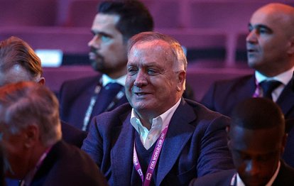 "Dick Advocaat Şaşırtan Kararıyla Curaçao'daki Görevini Bıraktı"